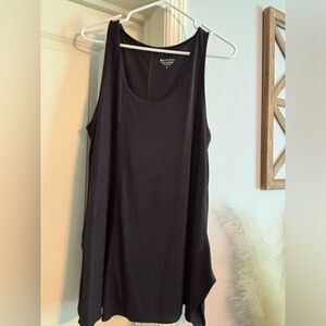 Athleta split hem flowy tank